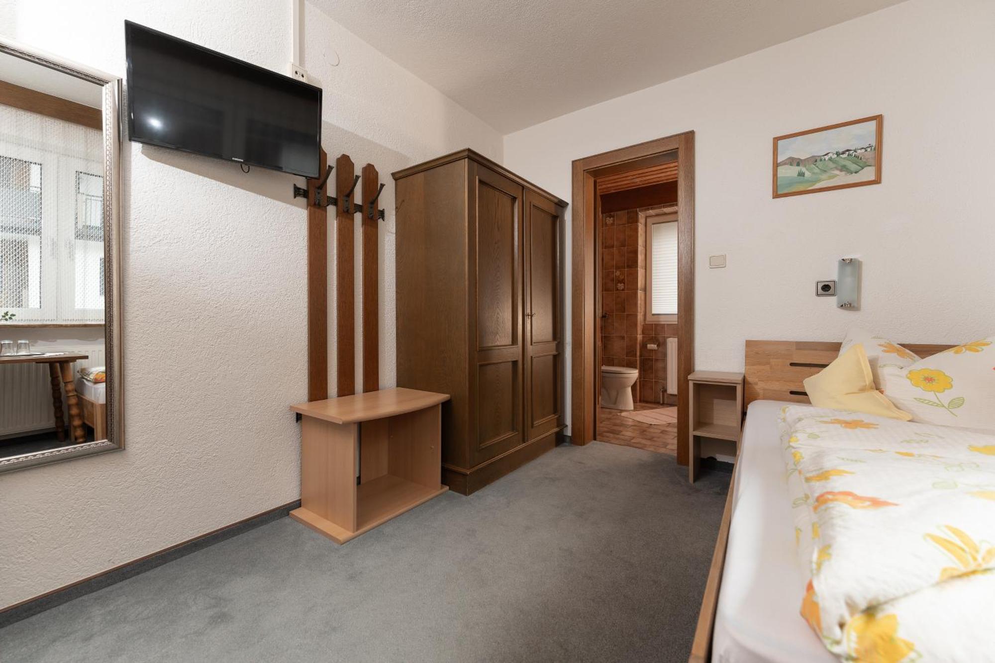 Single Room,1681735573:JPEG