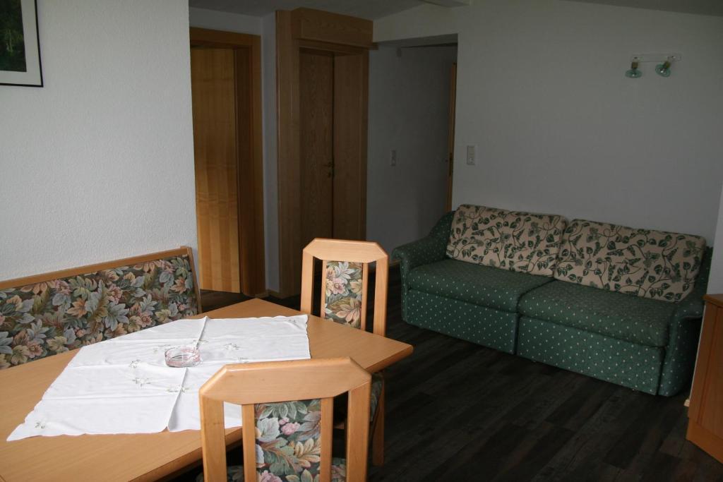 Apartment mit 2 Schlafzimmern und Balkon