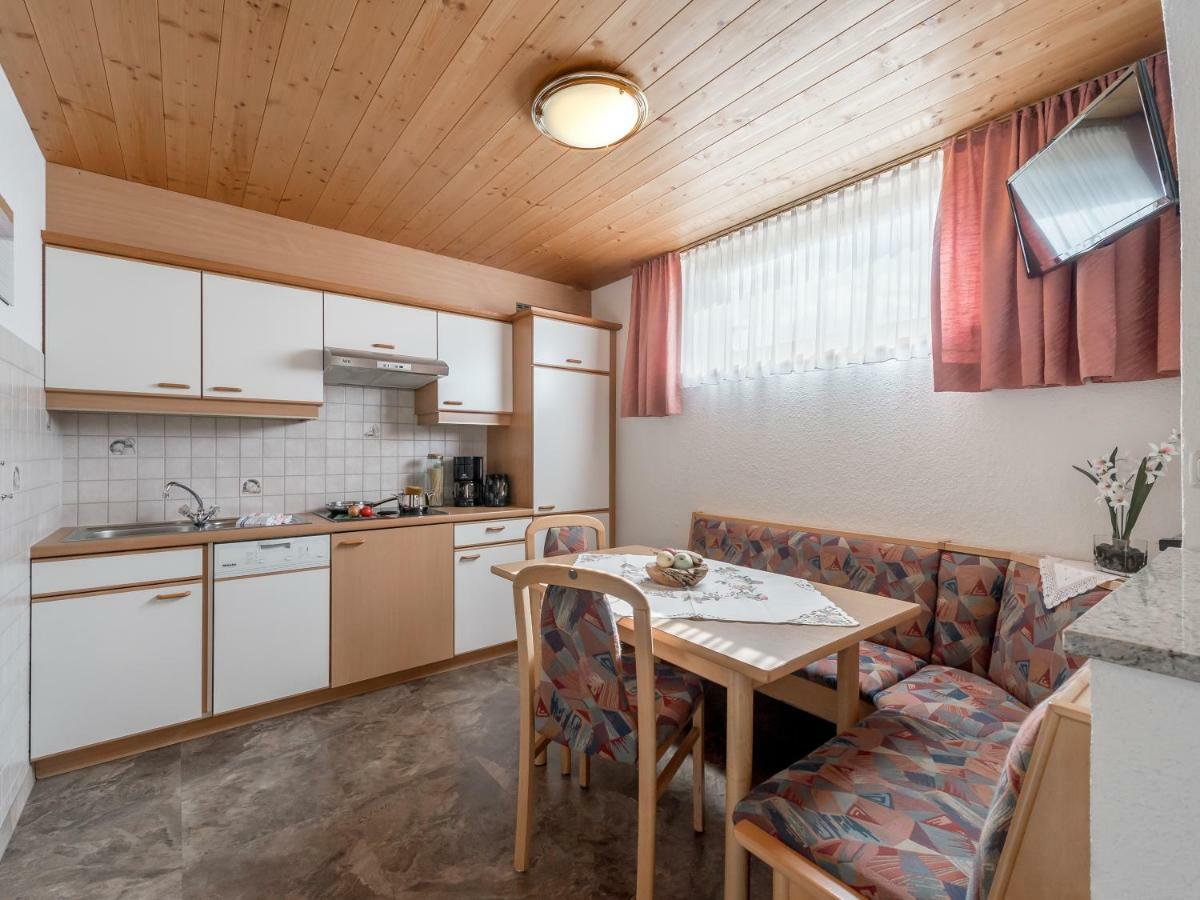 Two Bedroom Apartment Basement,898558918:JPEG