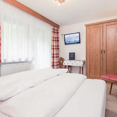 Madle - B&B-3